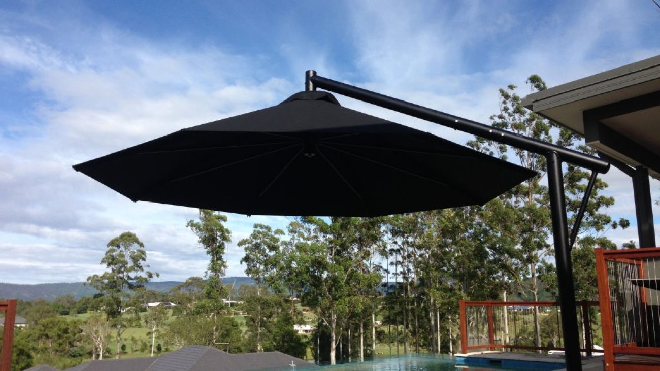 Best Uses For Side Post Giant Umbrellas