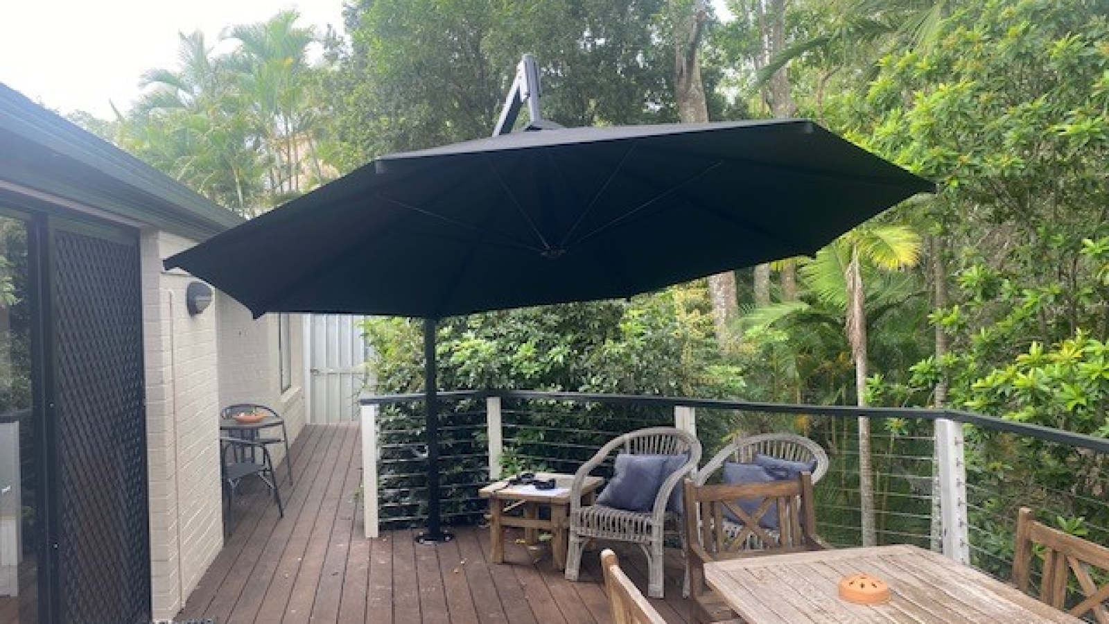 Transforming Your Patio with a High-Quality Giant Umbrella